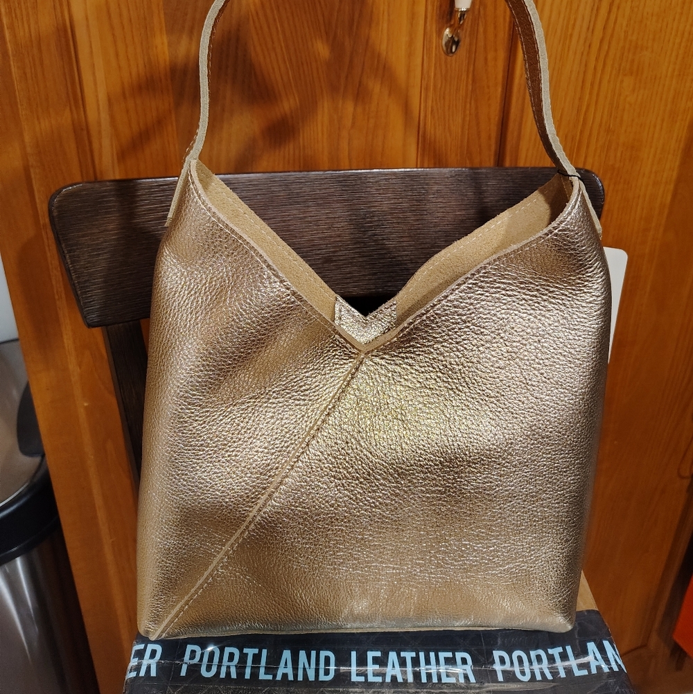 Portland Leather 🦄 Lucent Large Naomi Shoulder Bag - Picture 2 of 2